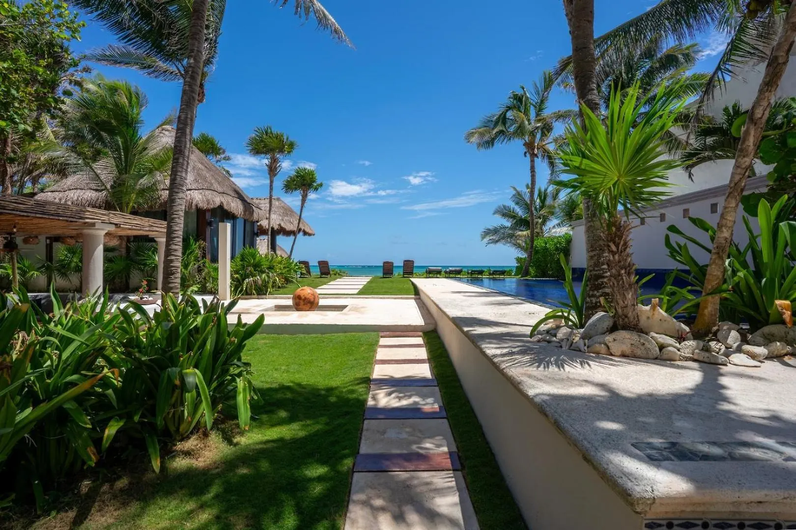 6Br Exclusive Beachfront Villa W/ Pool In Tulum Balcheil